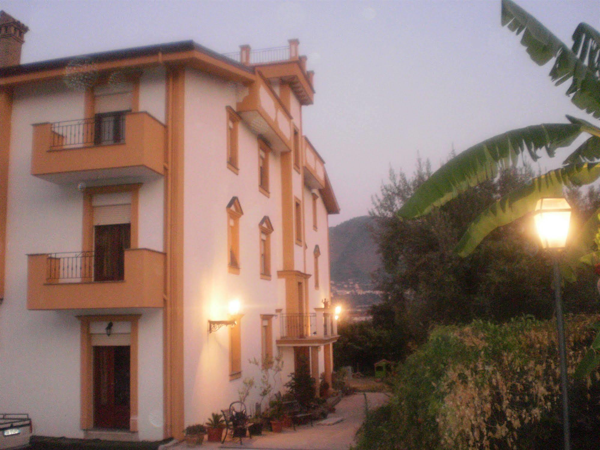 Rocca Di Monreale Bed & Breakfast Exterior photo